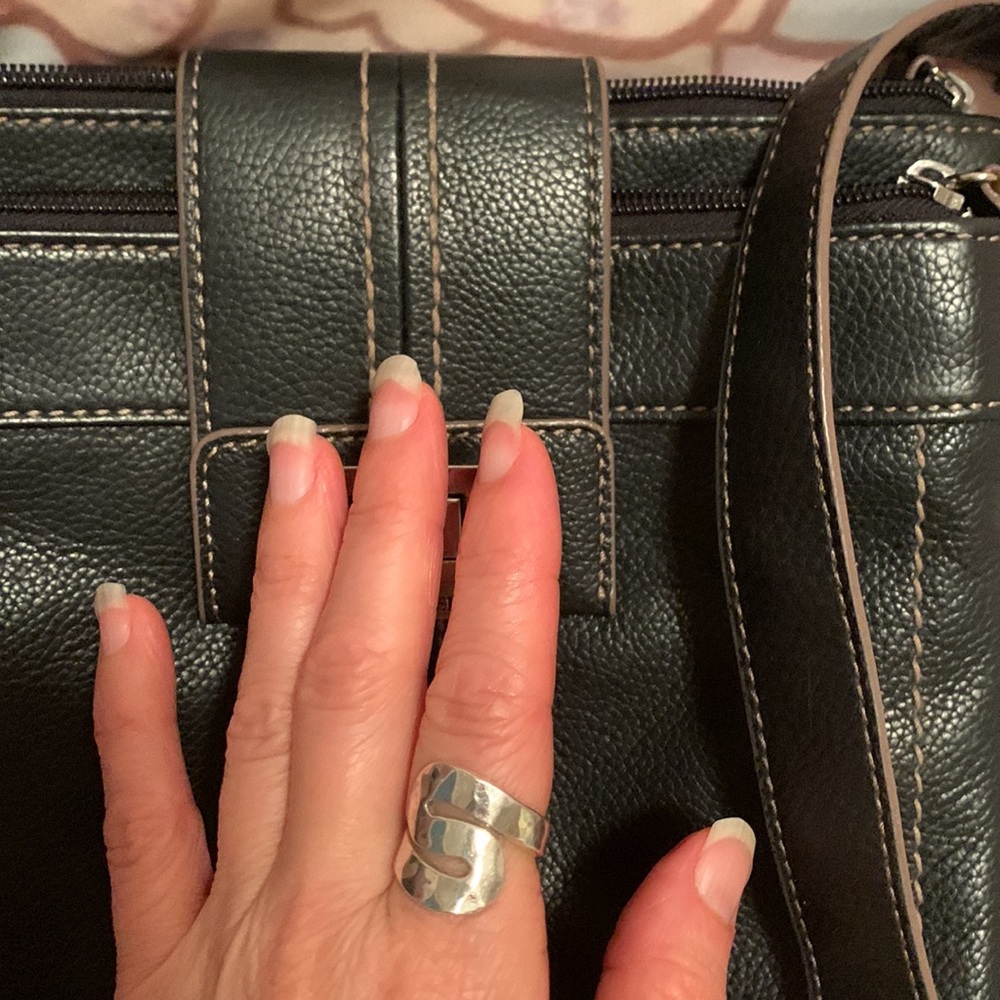 Silver ring - Picture 2 of 3